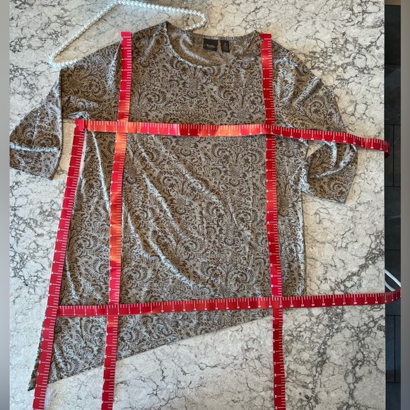 Chico’s Travelers Collection Gold Top - Picture 5 of 9